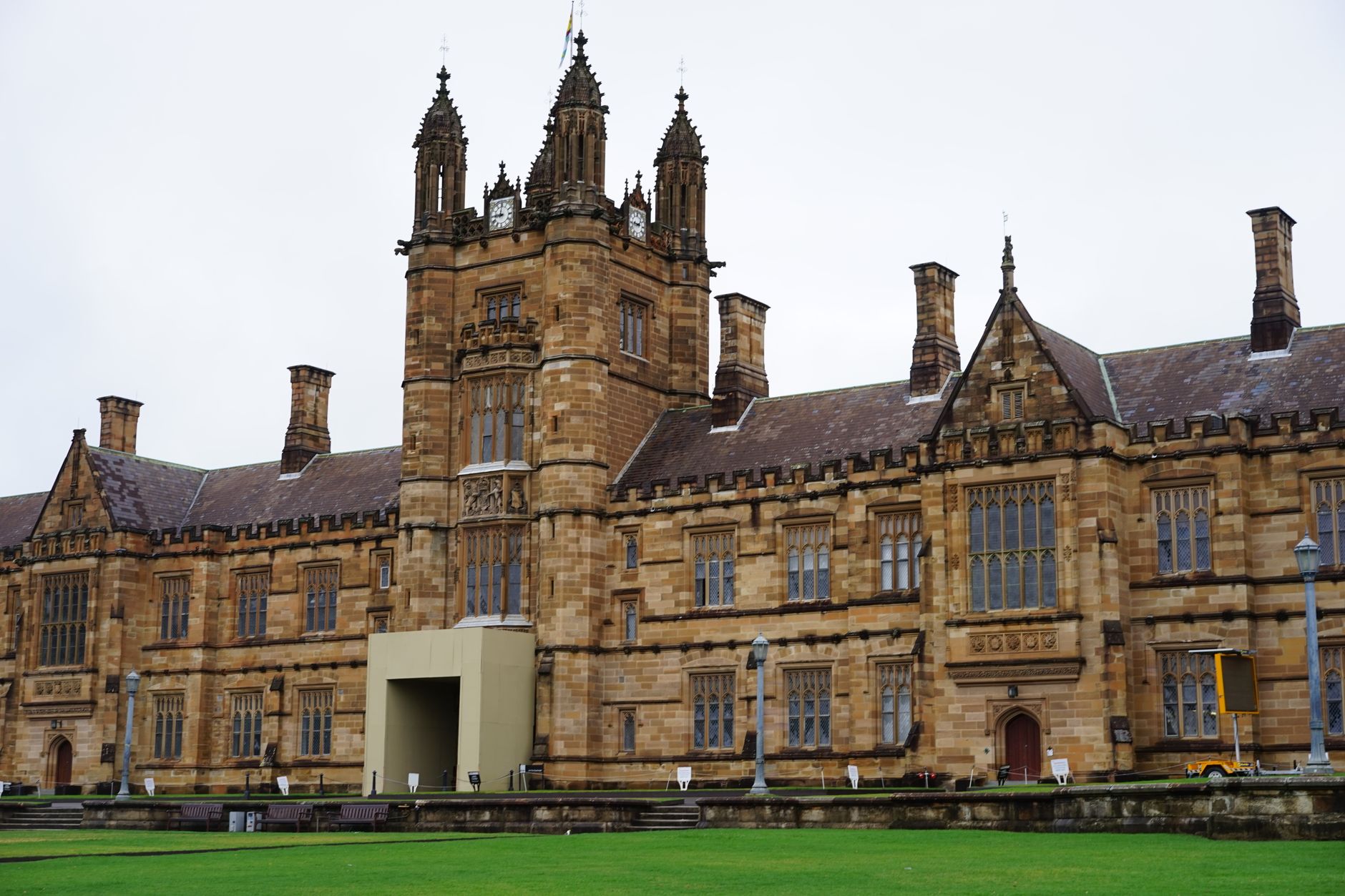 Sydney vs London vs New York for Your Degree: A Cost-Benefit Decision Tree for International Students
